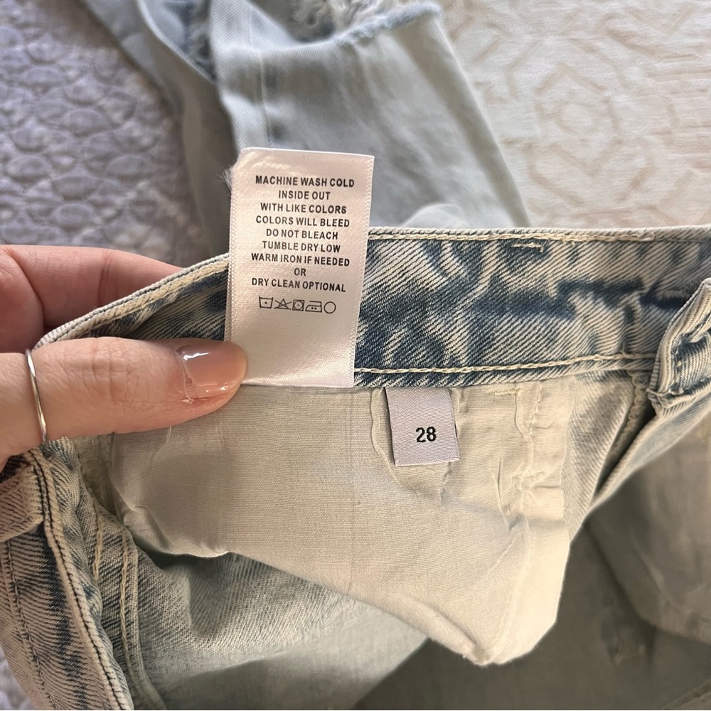 Vervet Light Blue Distressed Women's Flare Jeans. Size 28. - Picture 7 of 7